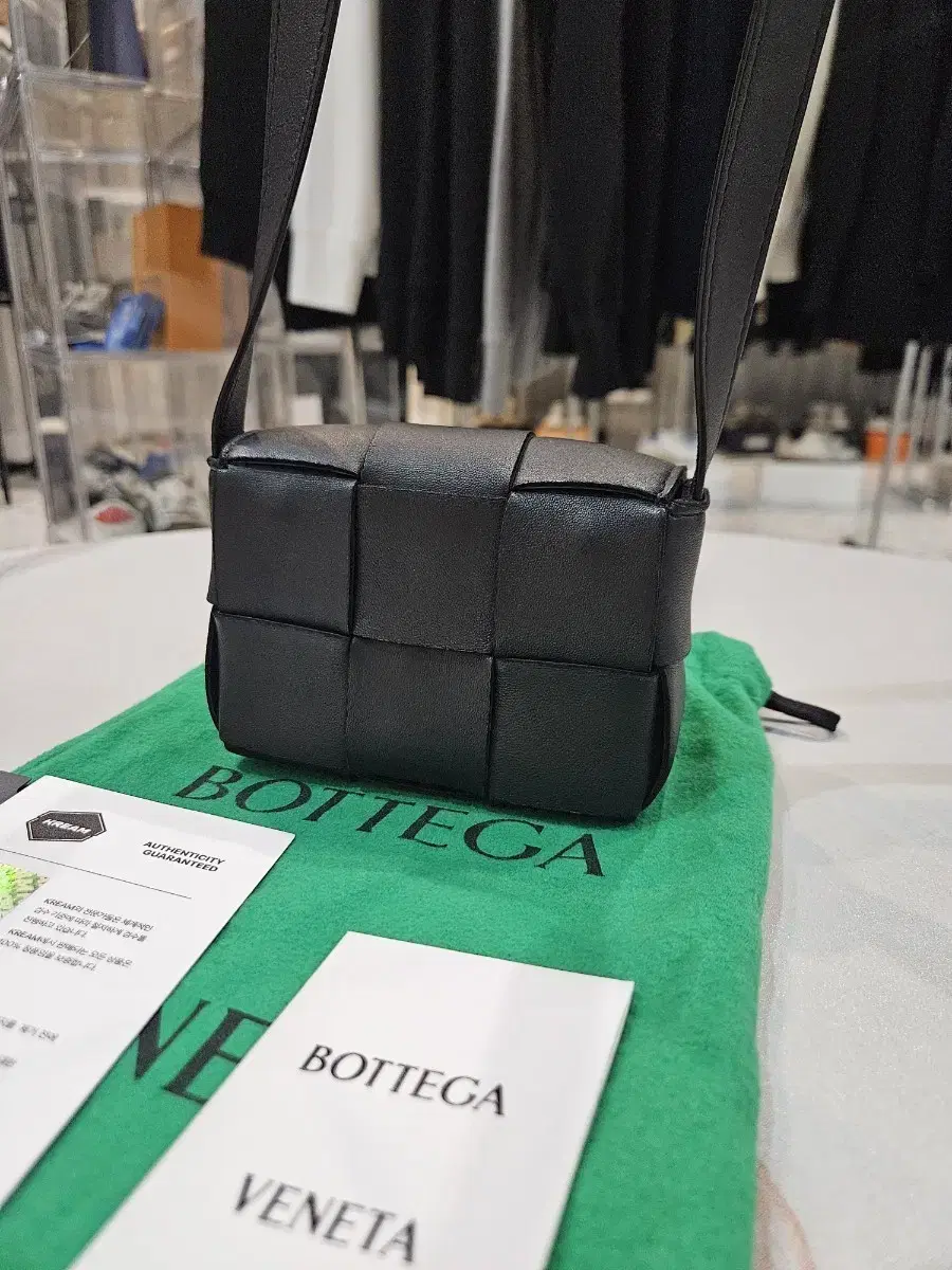 BOTTEGA VENETA | 보테가베네타 Bottega Veneta 717587 Leather